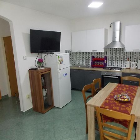 Hanifa Apartmani Rovinj Luaran gambar