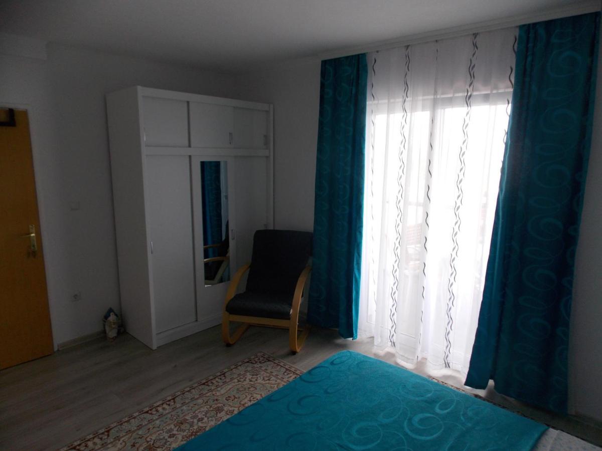 Hanifa Apartmani Rovinj Luaran gambar