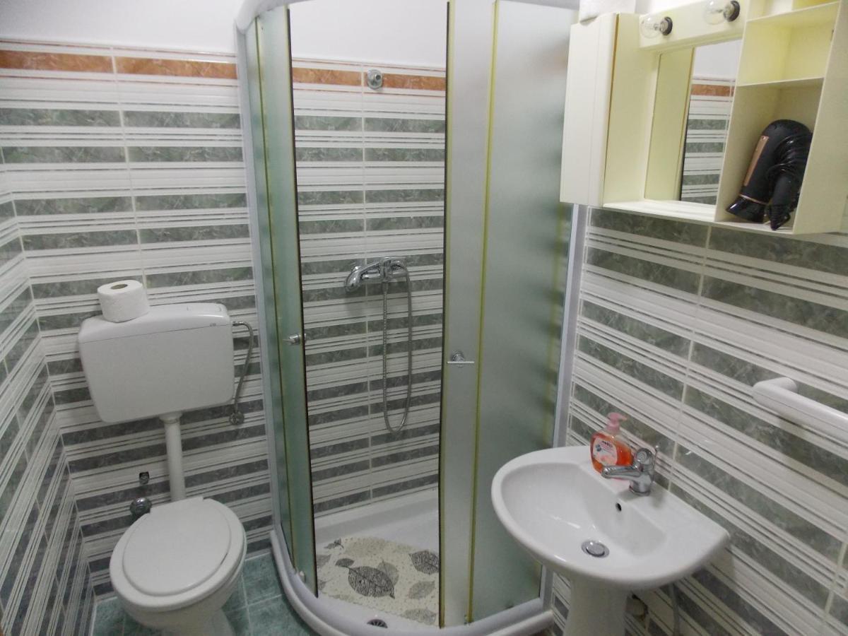 Hanifa Apartmani Rovinj Luaran gambar