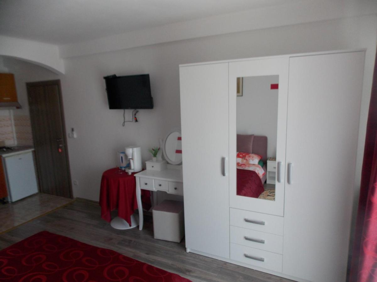 Hanifa Apartmani Rovinj Luaran gambar