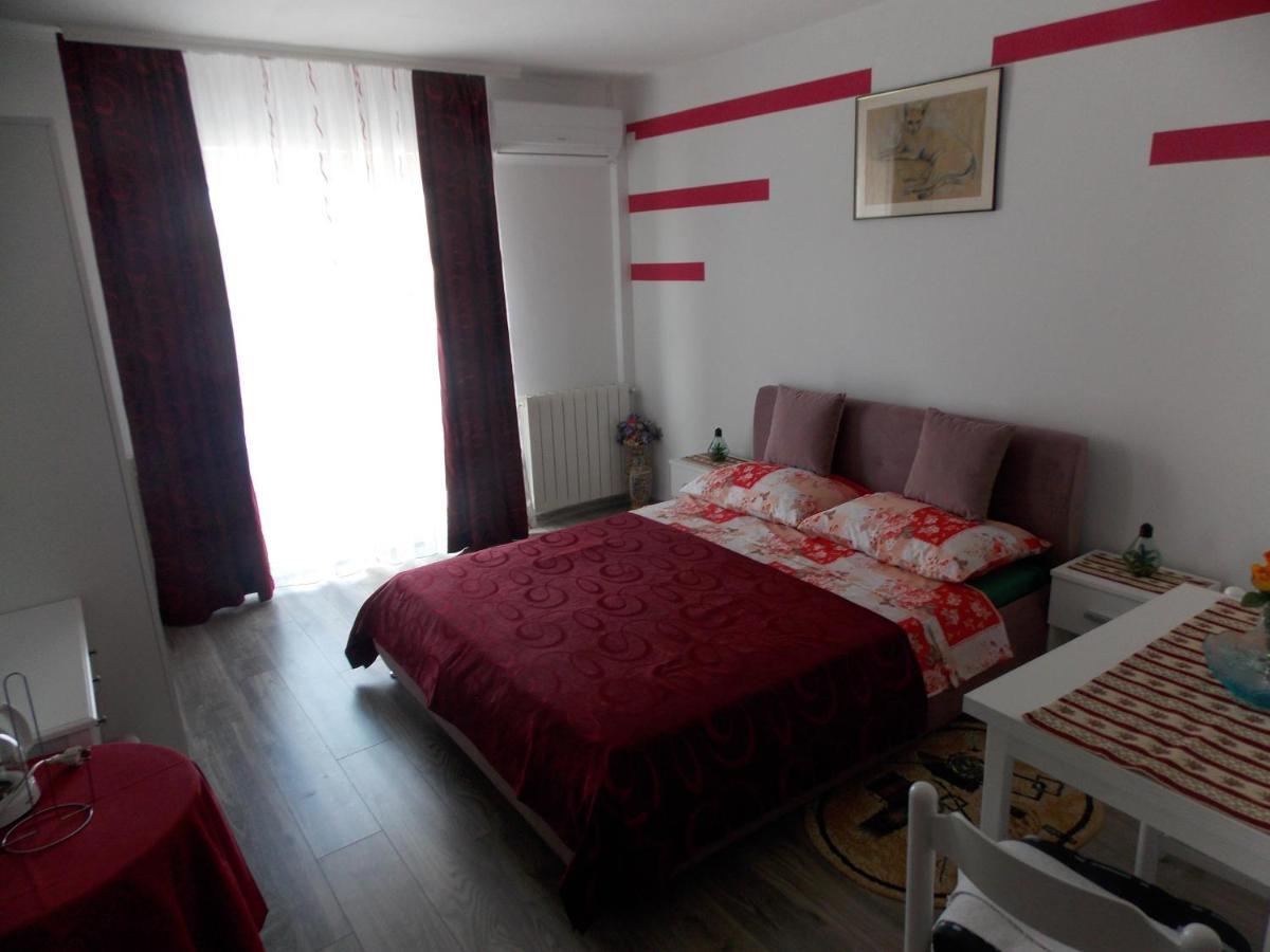 Hanifa Apartmani Rovinj Luaran gambar