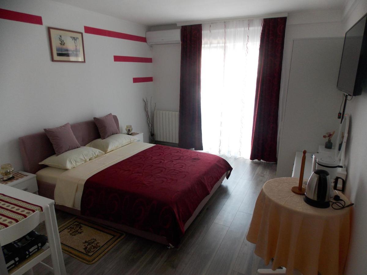 Hanifa Apartmani Rovinj Luaran gambar